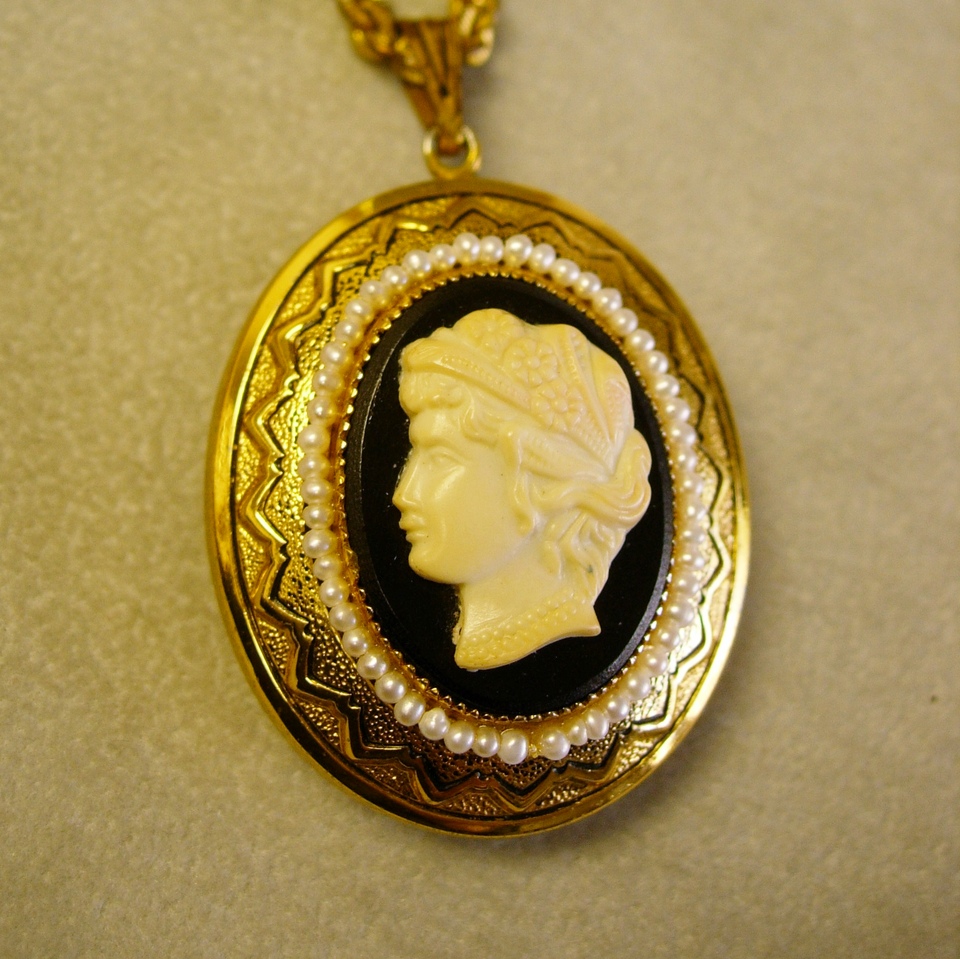 Cameo locket and chain restored